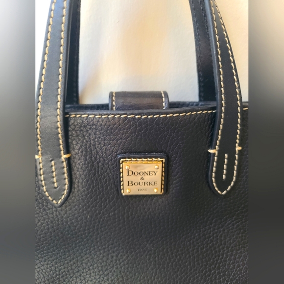 DOONEY AND BOURKE Black leather small hand bag - Picture 8 of 11